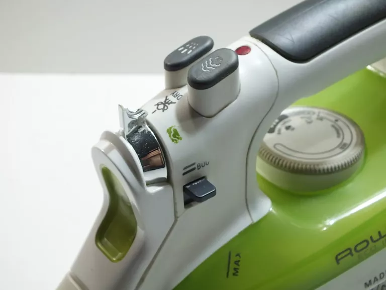 zelazko-rowenta-2400w-dw6020-rodzaj-zelazka-parowe