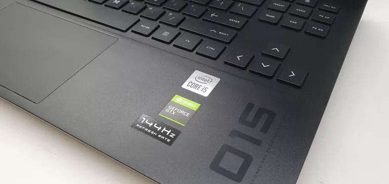 LAPTOP GAMINGOWY OMEN 15-EK0026NW I5-10300H 16GB