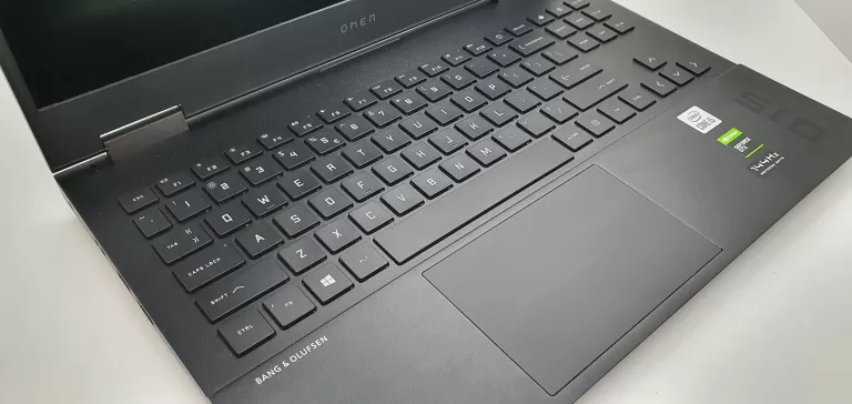 LAPTOP GAMINGOWY OMEN 15-EK0026NW I5-10300H 16GB