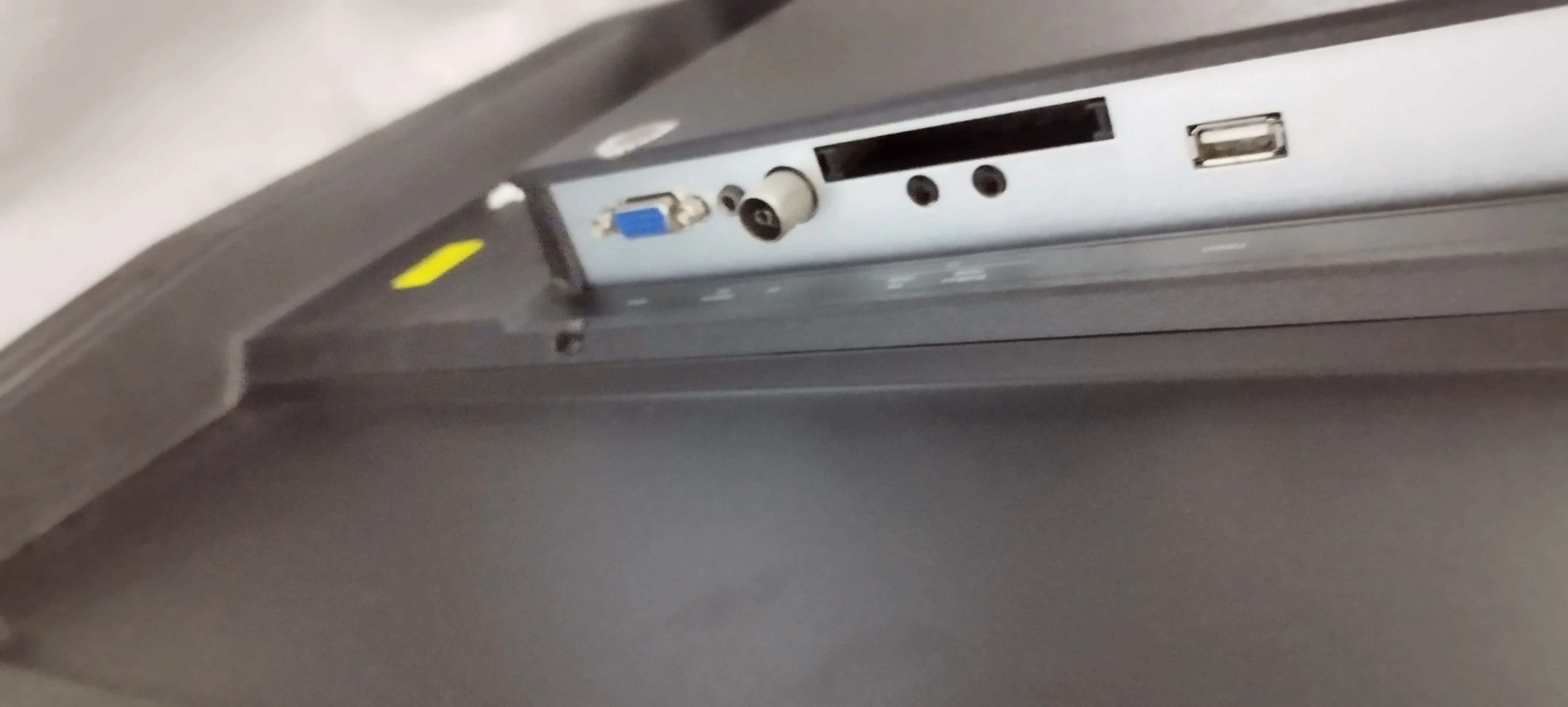 telewizor-manta-led94901s-komplet-kod-producenta-led94901s