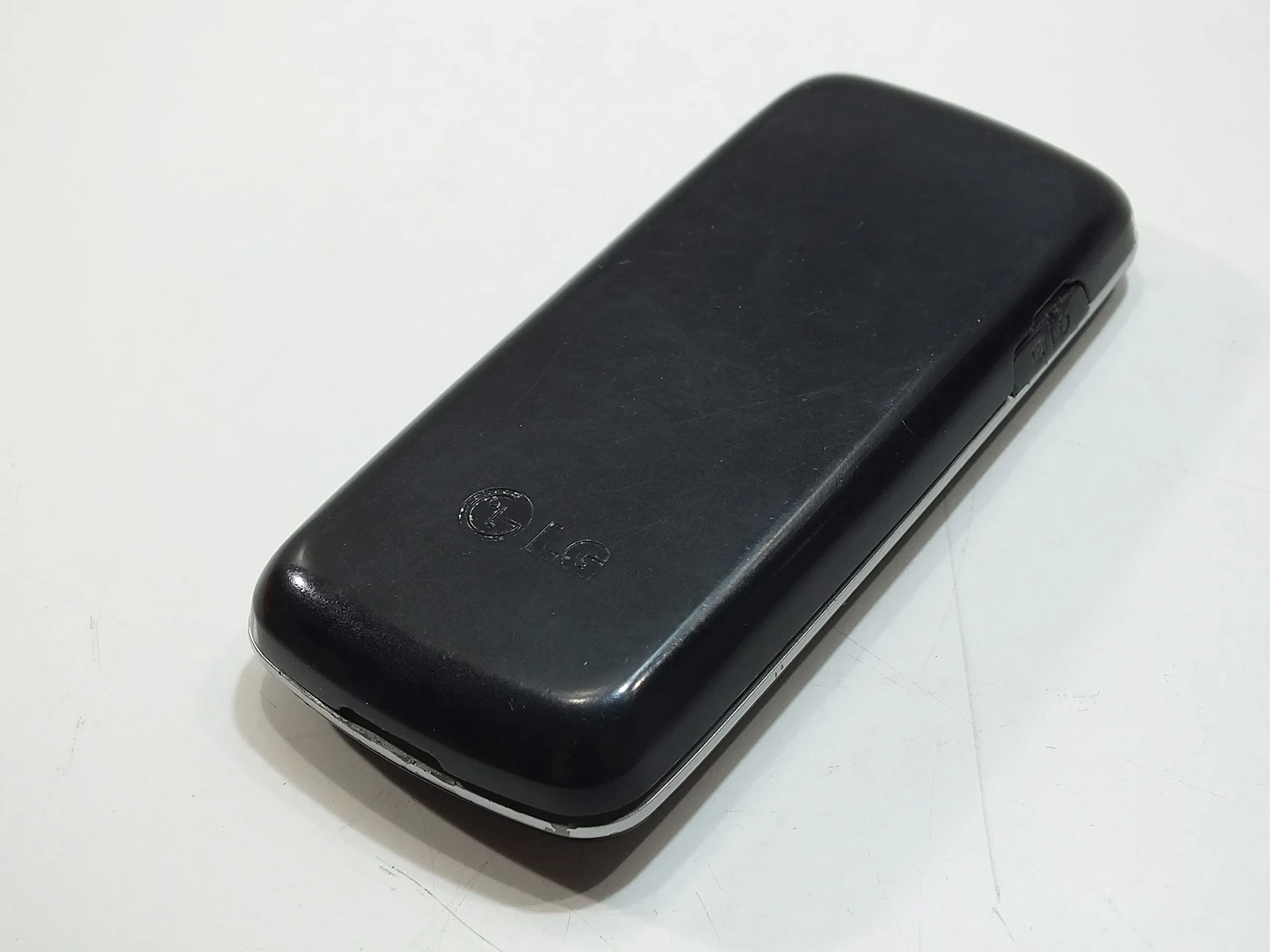 telefon-lg-gb102lad-kod-producenta-123