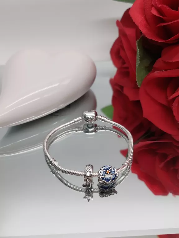 BRANSOLETKA PANDORA MOMENTS + 2 CHARMS 18CM ORG