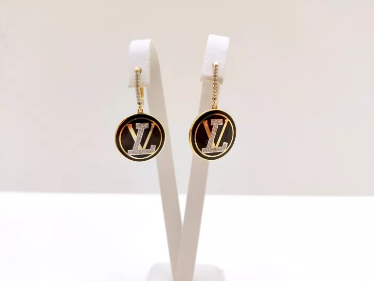 KOLCZYKI Z LOGO LV ANGIELSKIE ZAPIĘCIE 5,93G 585