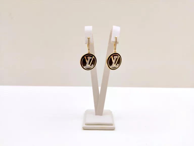 KOLCZYKI Z LOGO LV ANGIELSKIE ZAPIĘCIE 5,93G 585