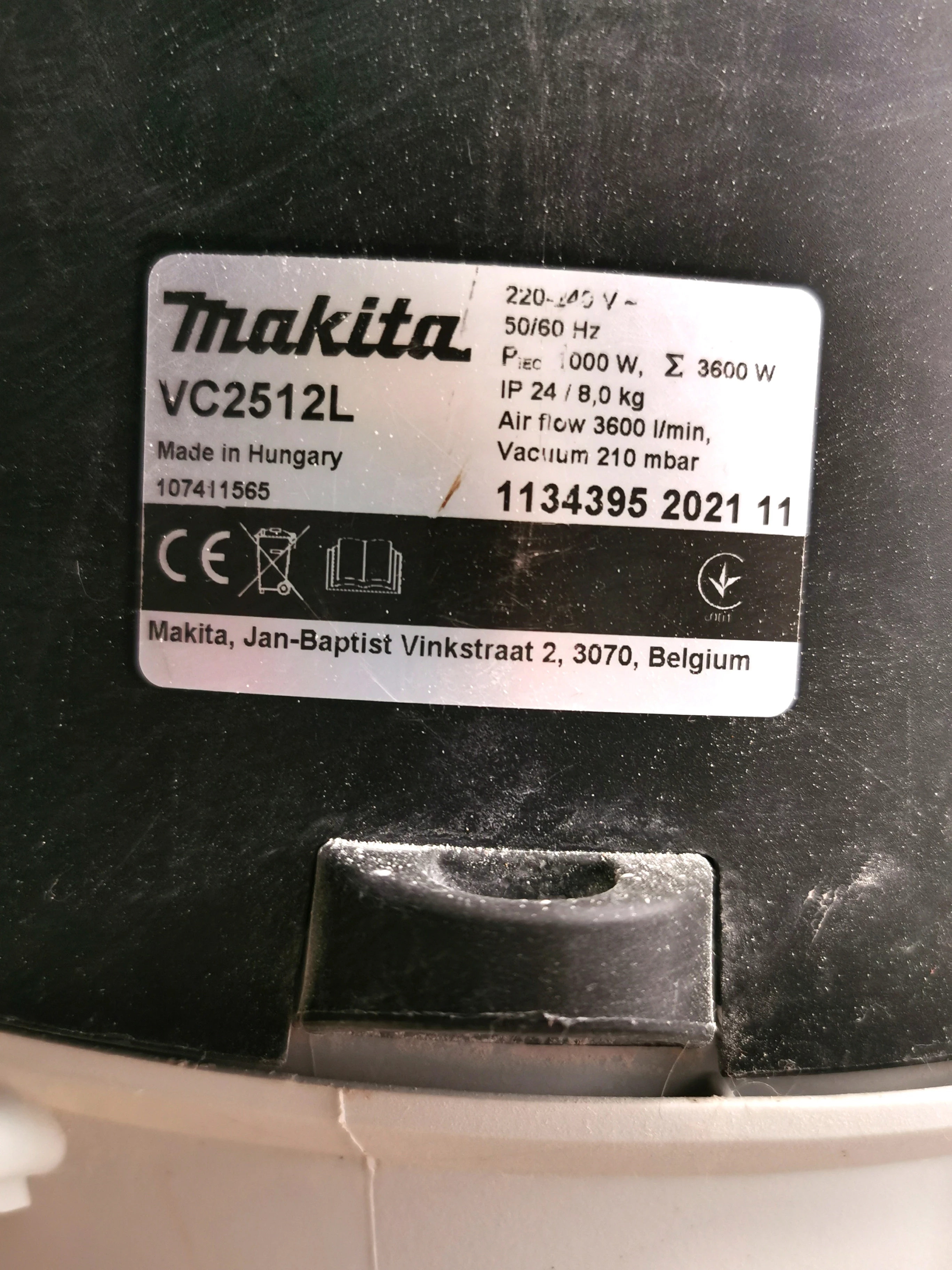odkurzacz-makita-vc2512l-marka-makita