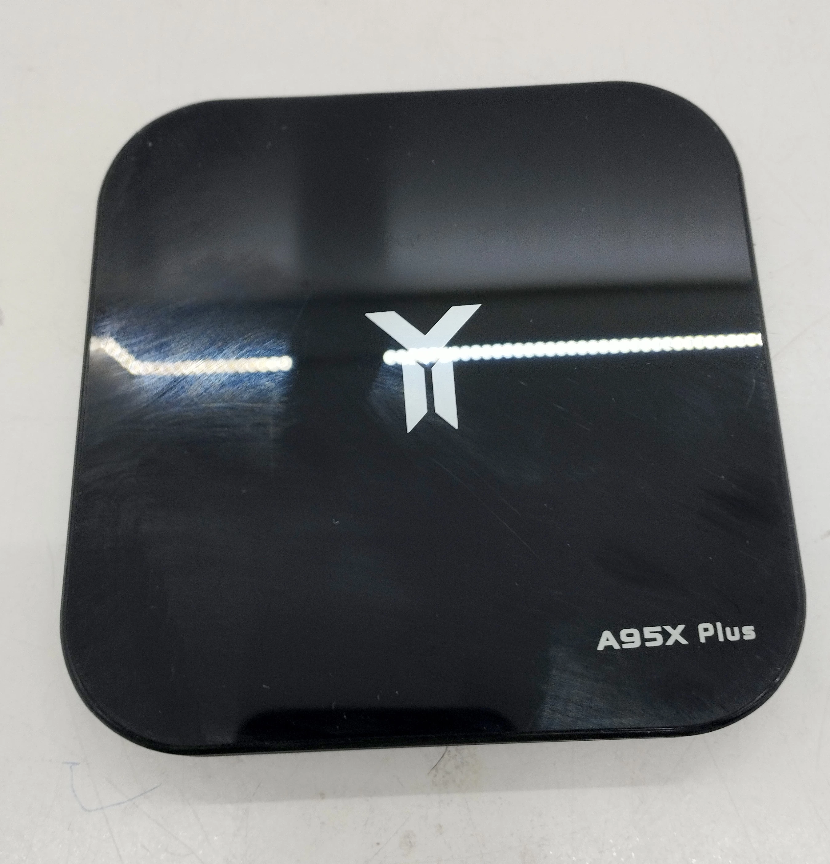 tv-box-ott-tv-box-a95x-plus-yii-z-pilotem-stan-uzywany