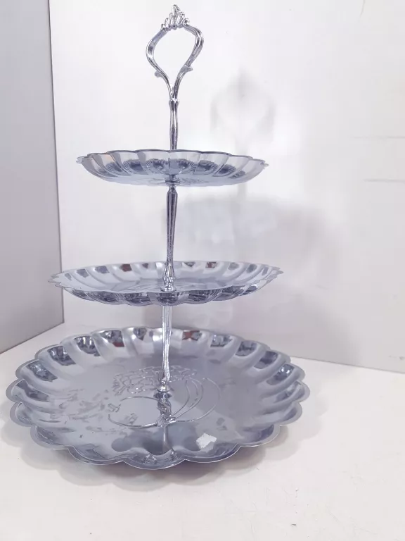 patera-ze-stali-nierdzewnej-3-poziomy-na-ciasta-stan-uzywany