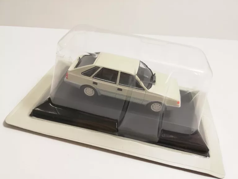 legendy-fso-nr-26-fso-polonez-caro-prototyp-stan-powystawowy