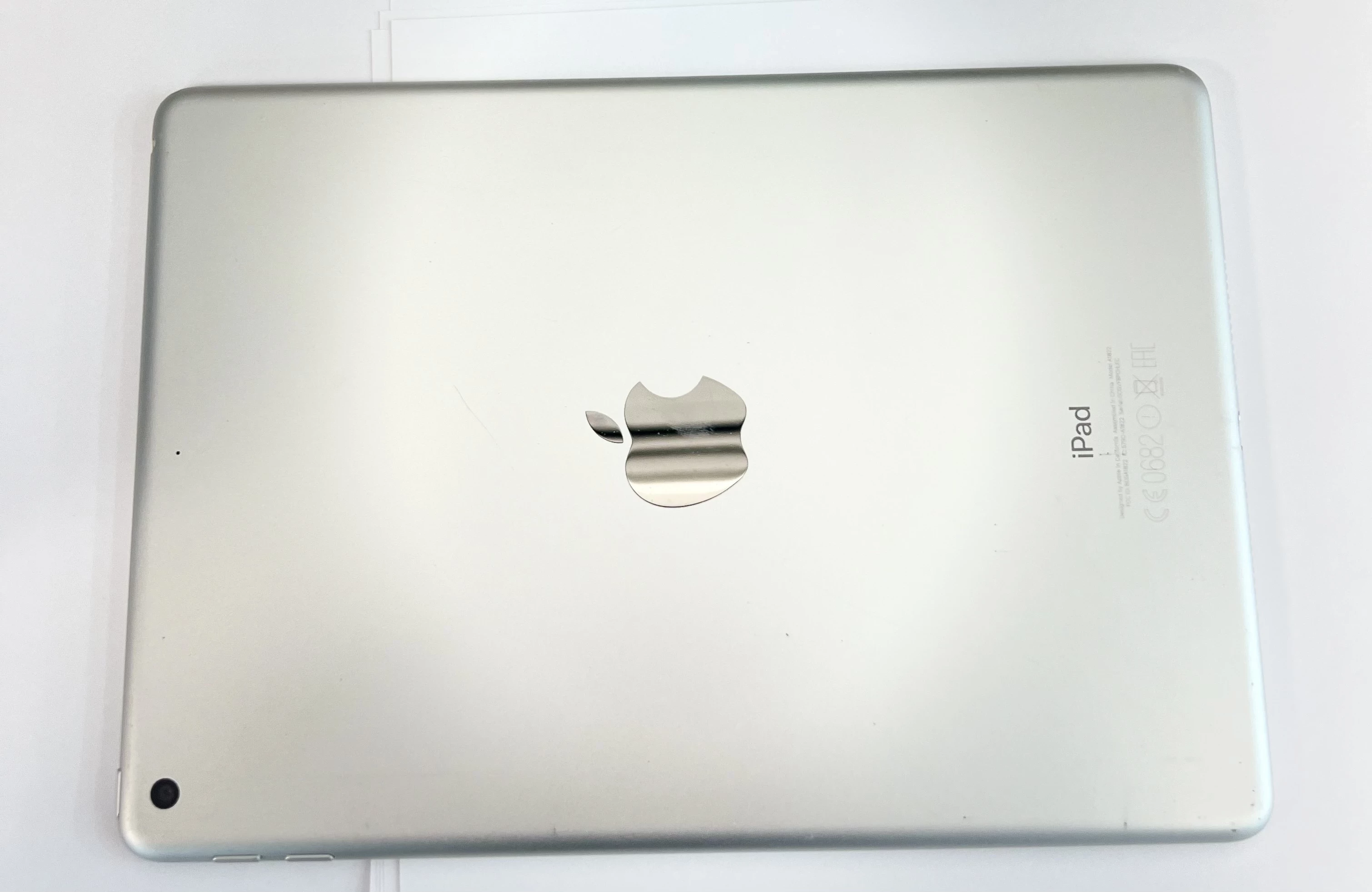 tablet-apple-ipad-5nd-gen-97-2-gb-32-gb-kod-producenta-mp2g2fda