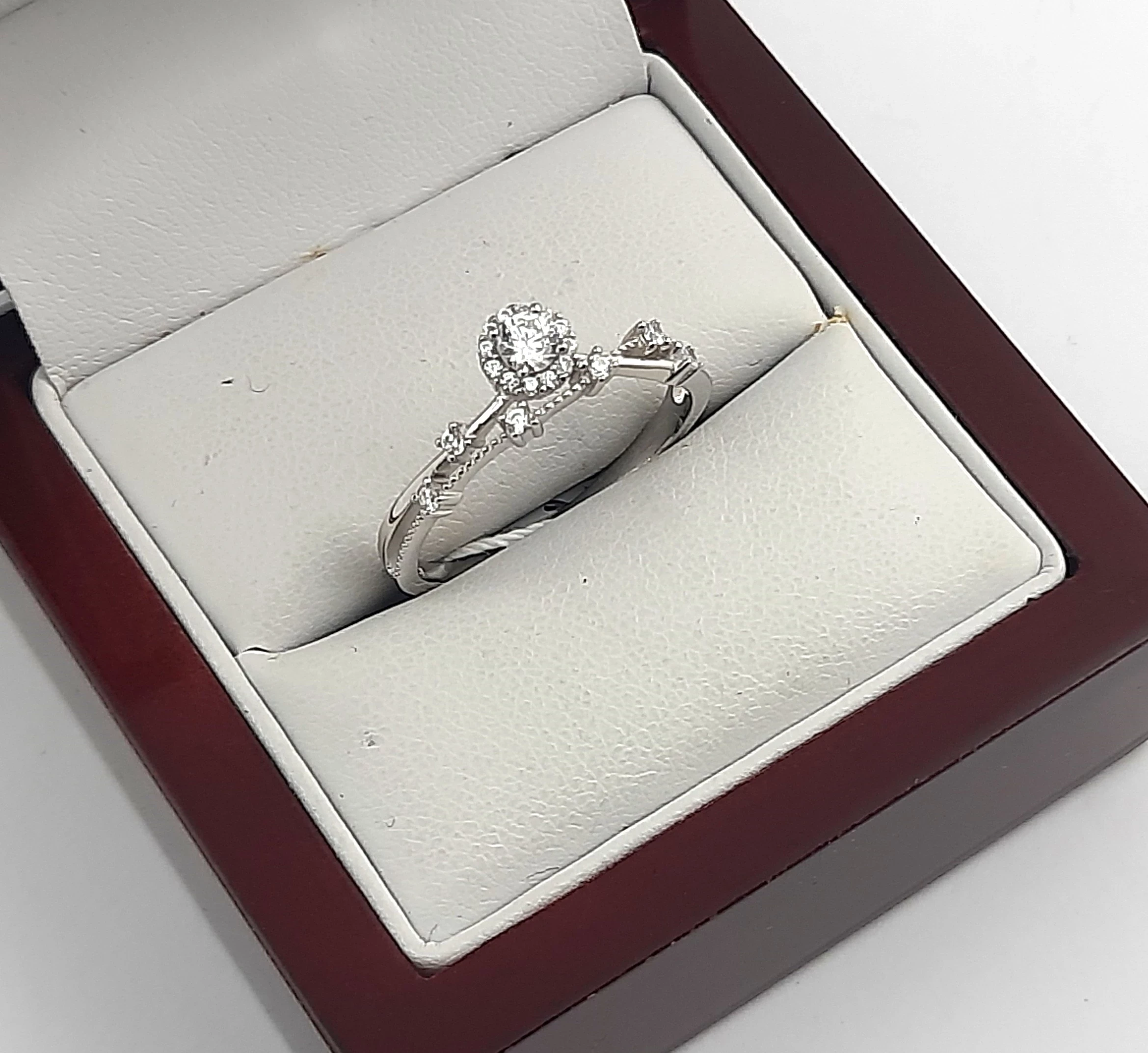 piekny-srebrny-pierscionek-z-cyrkoniami-210g-r21-stan-11323-238058