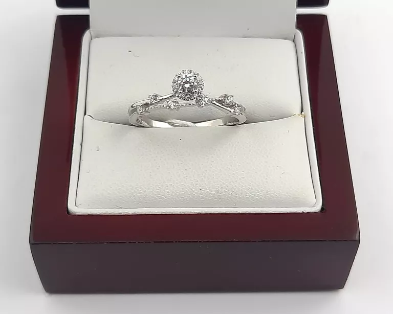 piekny-srebrny-pierscionek-z-cyrkoniami-210g-r21-kamien-17088-524288