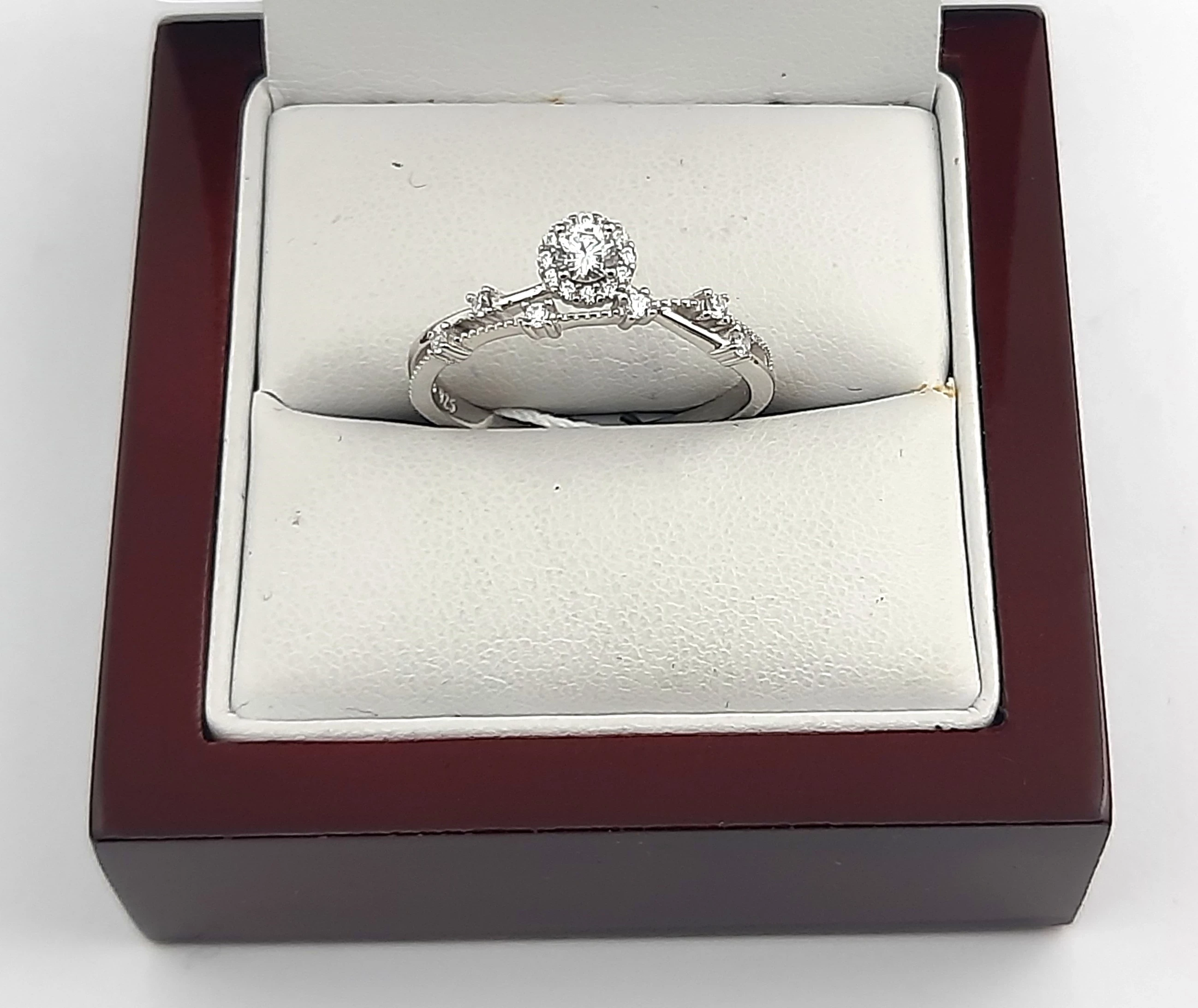 piekny-srebrny-pierscionek-z-cyrkoniami-210g-r21-ean-gtin-5905235816233