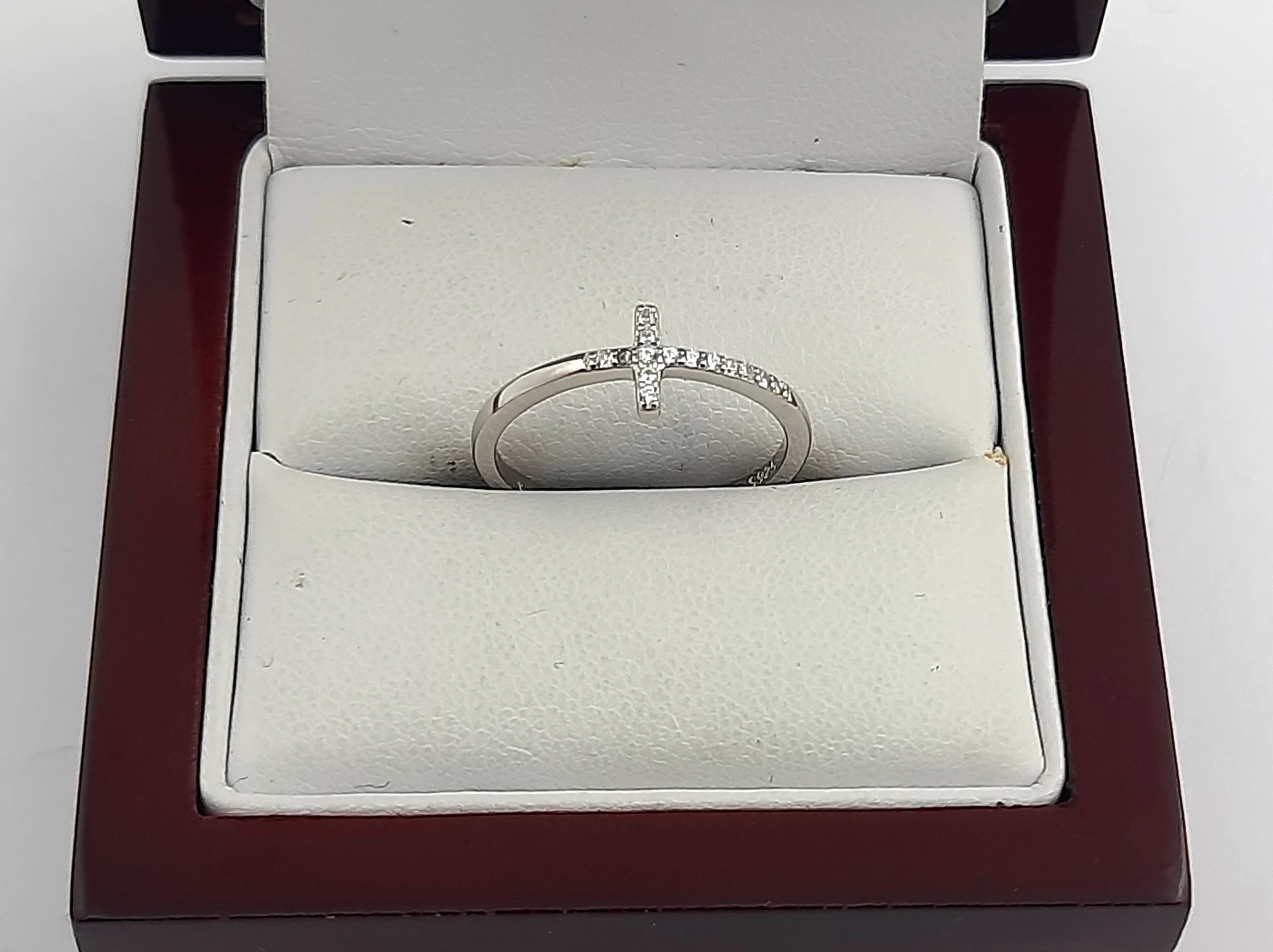 srebrny-pierscionek-krzyz-925-110g-r14-stan-11323-238058