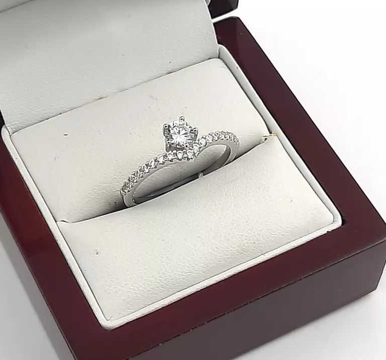 srebrny-pierscionek-cyrkonie-250g-r22-stan-11323-238058