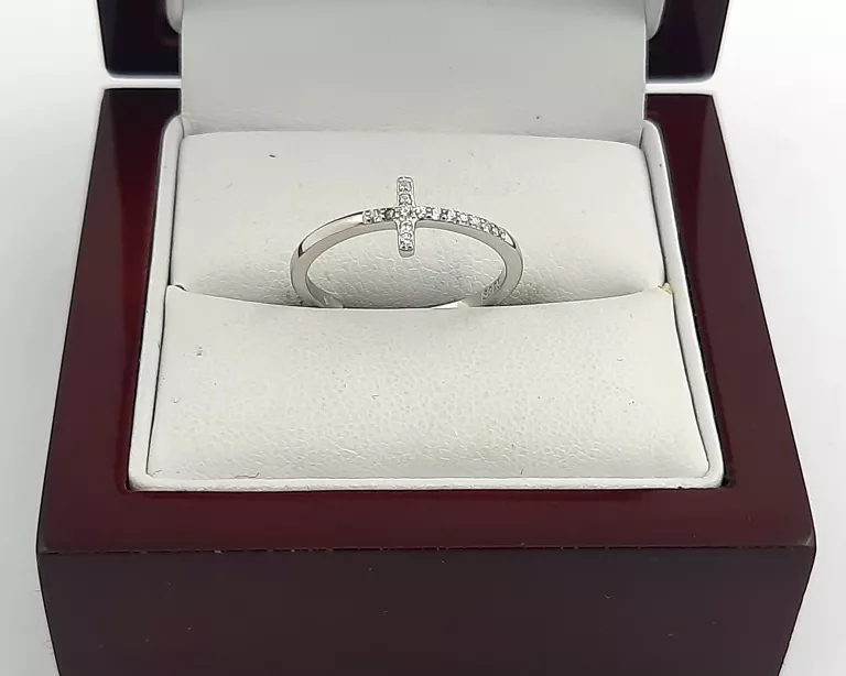 srebrny-pierscionek-krzyz-925-110g-r14-kamien-17088-128