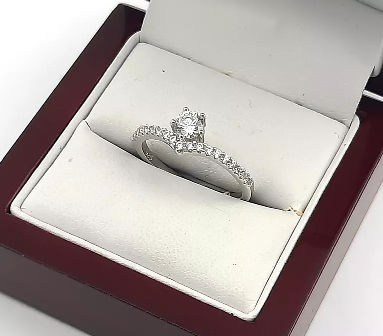 srebrny-pierscionek-cyrkonie-250g-r22-rodzaj-2205-2