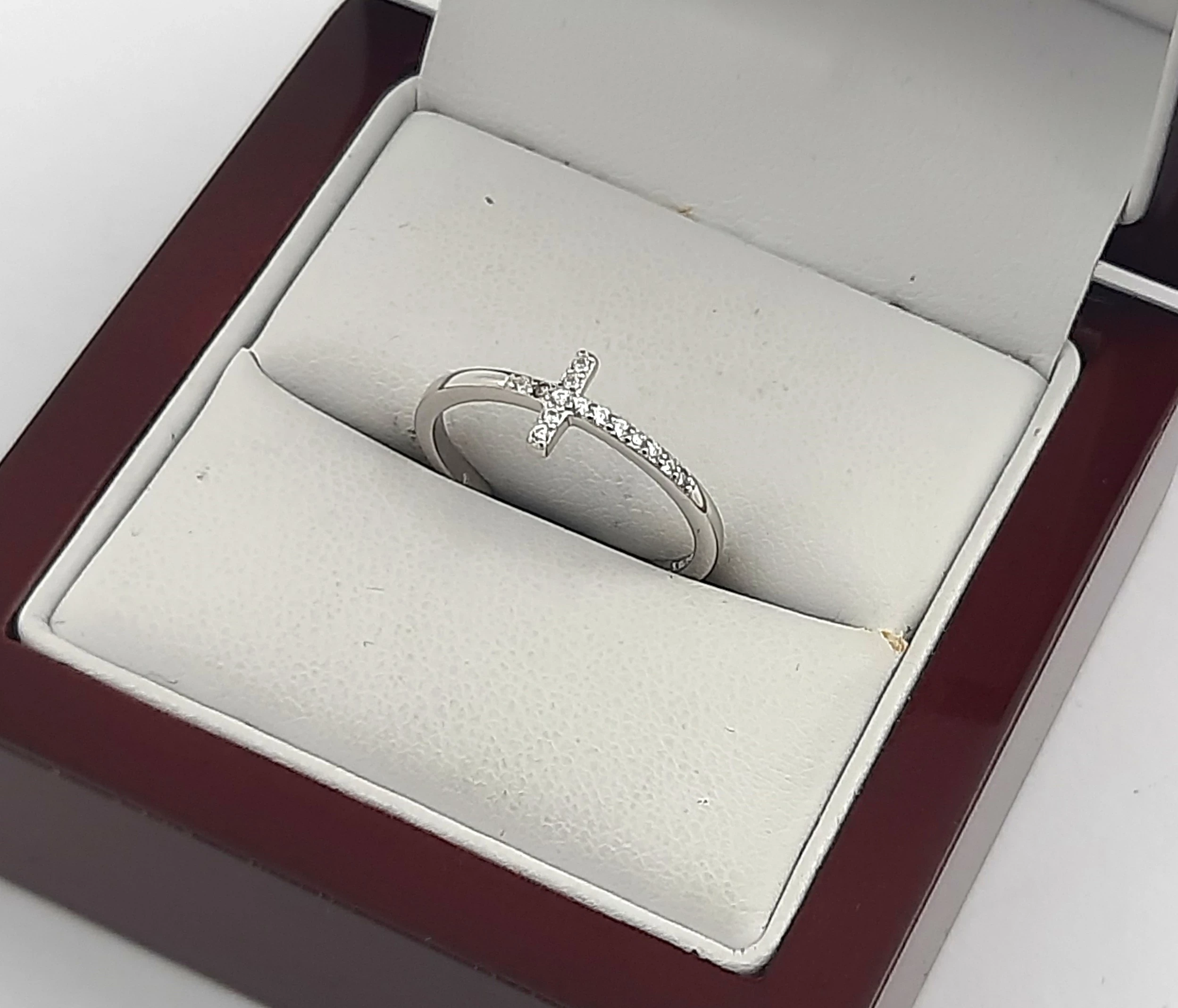 srebrny-pierscionek-krzyz-925-110g-r14-marka-226434-315782