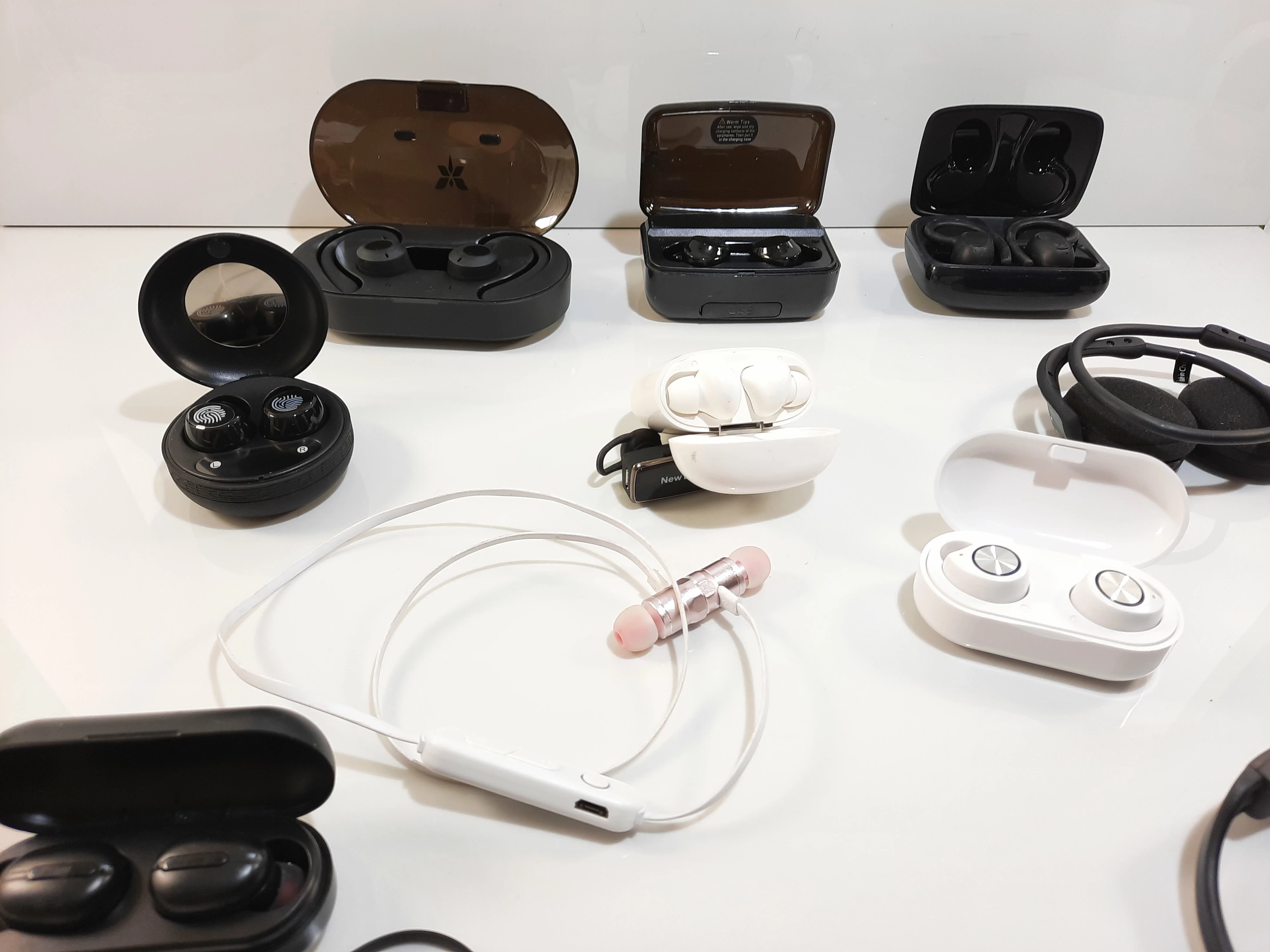 sluchawki-bezprzewodowe-tws-rozne-modele-transmisja-sygnalu-203713-217785