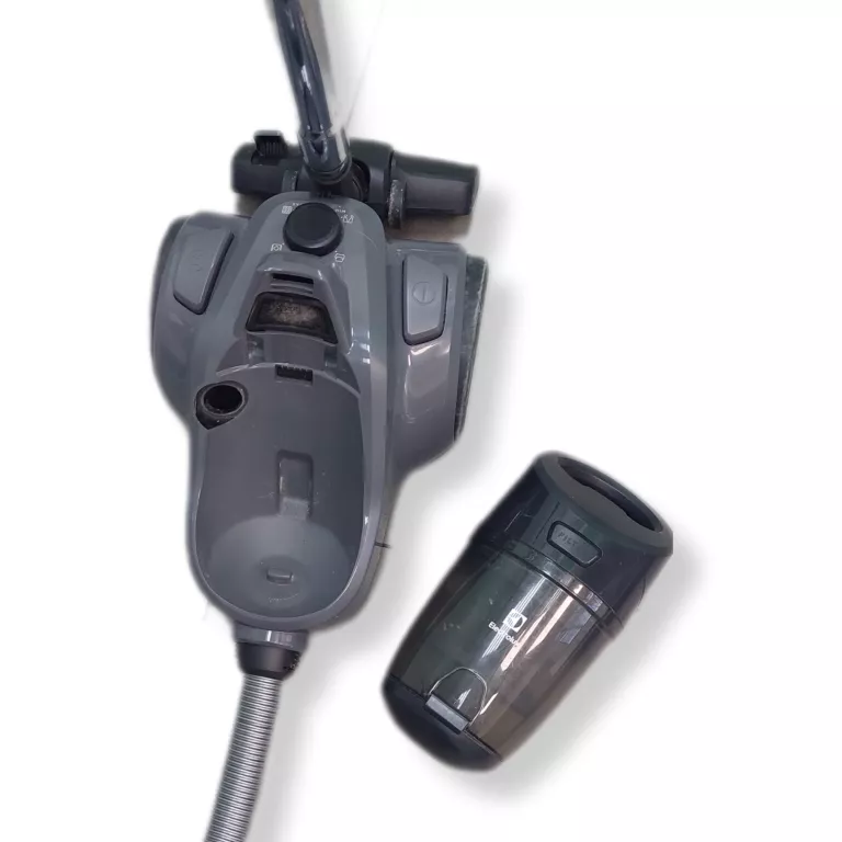 ODKURZACZ ELECTROLUX EASE C4+KOŃCÓWKI