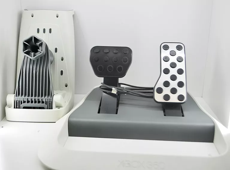 KIEROWNICA MICROSOFT XBOX 360 WRW02 + PEDAŁY