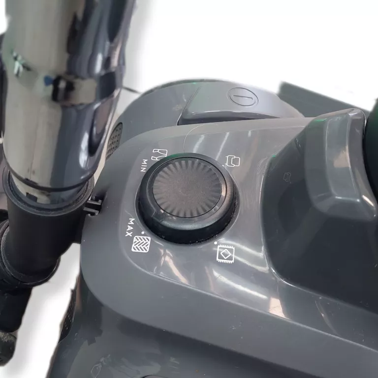 ODKURZACZ ELECTROLUX EASE C4+KOŃCÓWKI