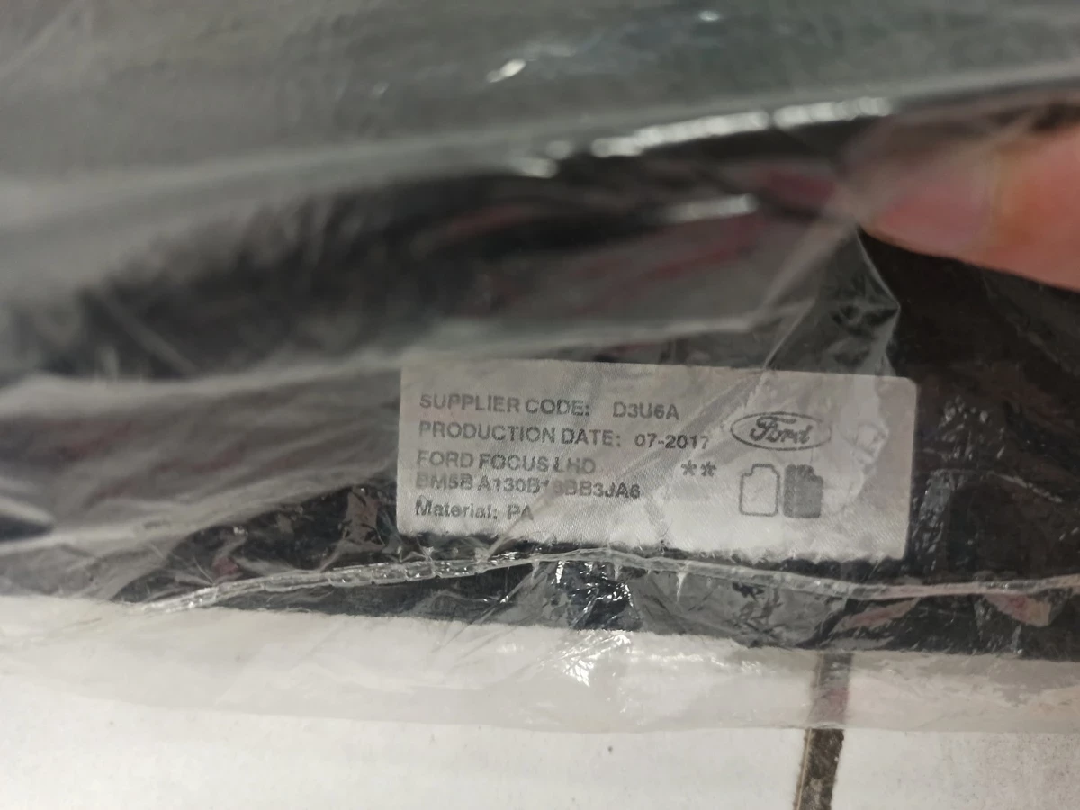 dywaniki-samochodowe-komplet-ford-d3u6a-stan-powystawowy