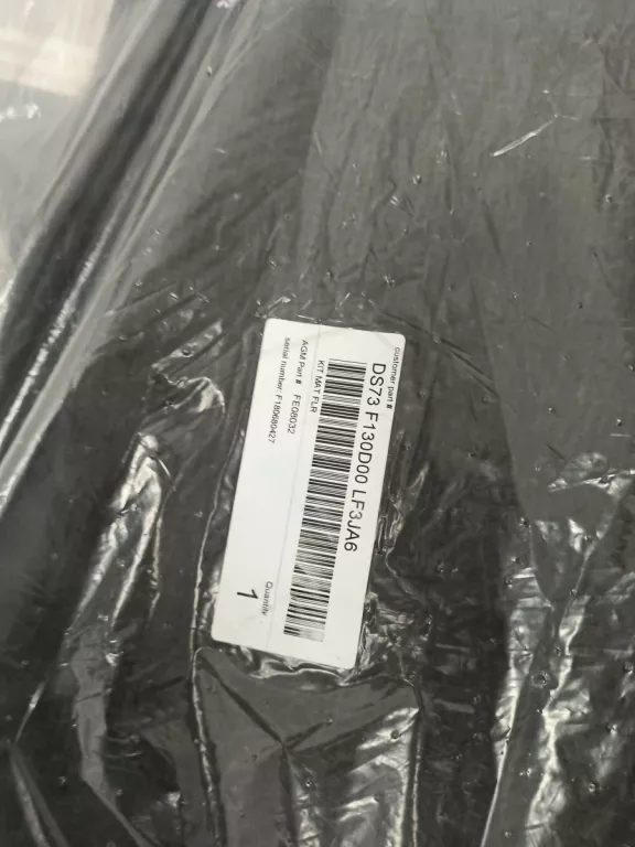 dywaniki-samochodowe-komplet-ford-d3u6a-product-id-99ab035a-9718-4e72-8c9d-4d01bd0b1f02