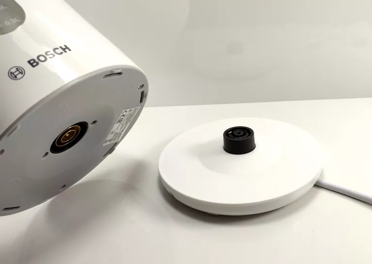 czajnik-elektryczny-bosch-twk7601-material-tworzywo-sztuczne