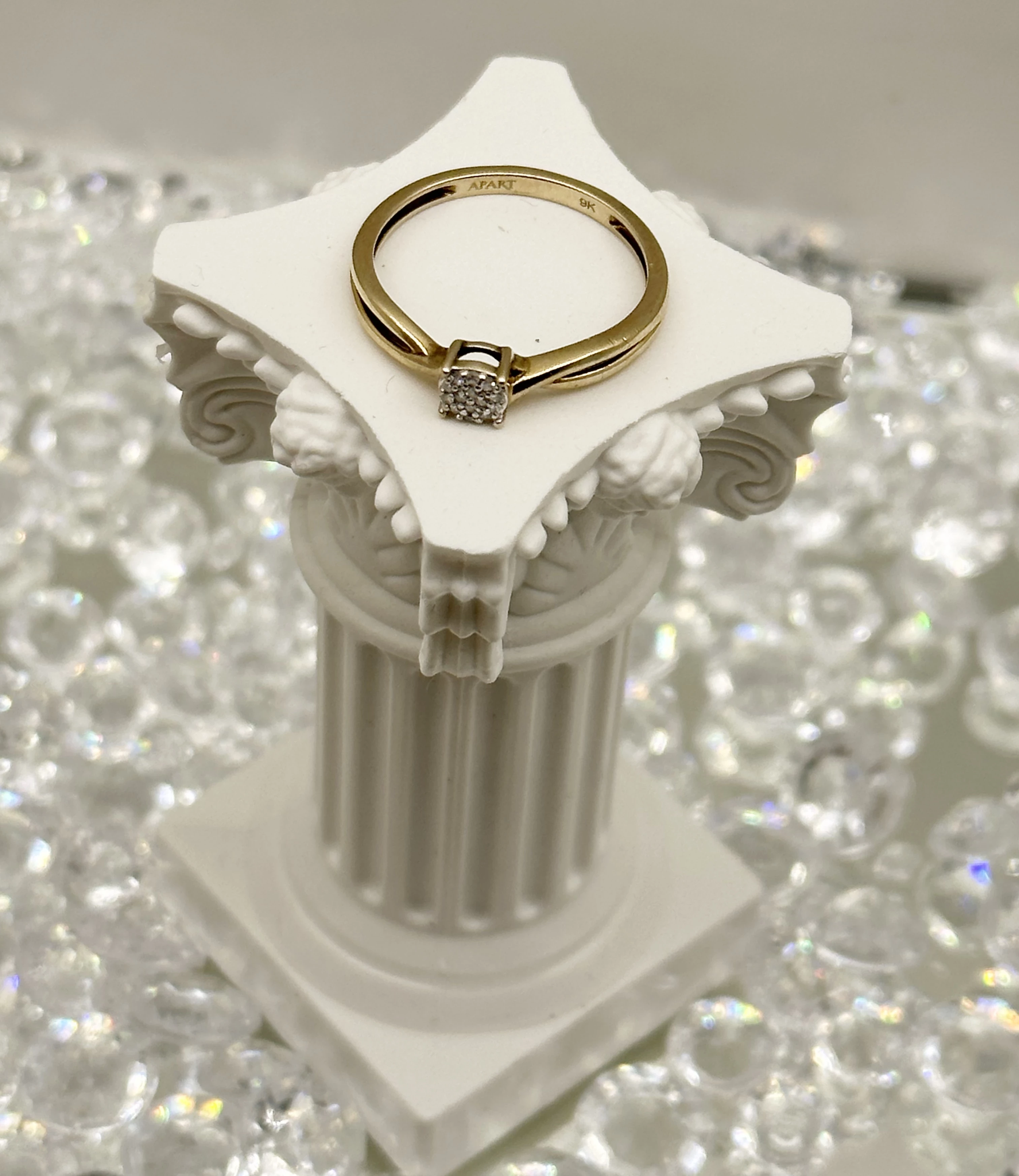 cudowy-zloty-pierscionek-z-brylantami-9-karatow-rodzaj-2205-16