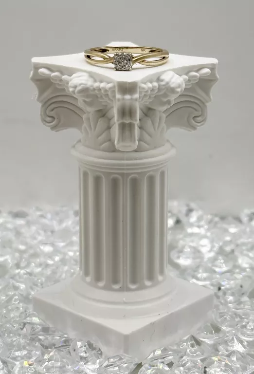 cudowy-zloty-pierscionek-z-brylantami-9-karatow-material-15835-2