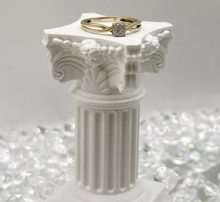 cudowy-zloty-pierscionek-z-brylantami-9-karatow-stan-11323-2