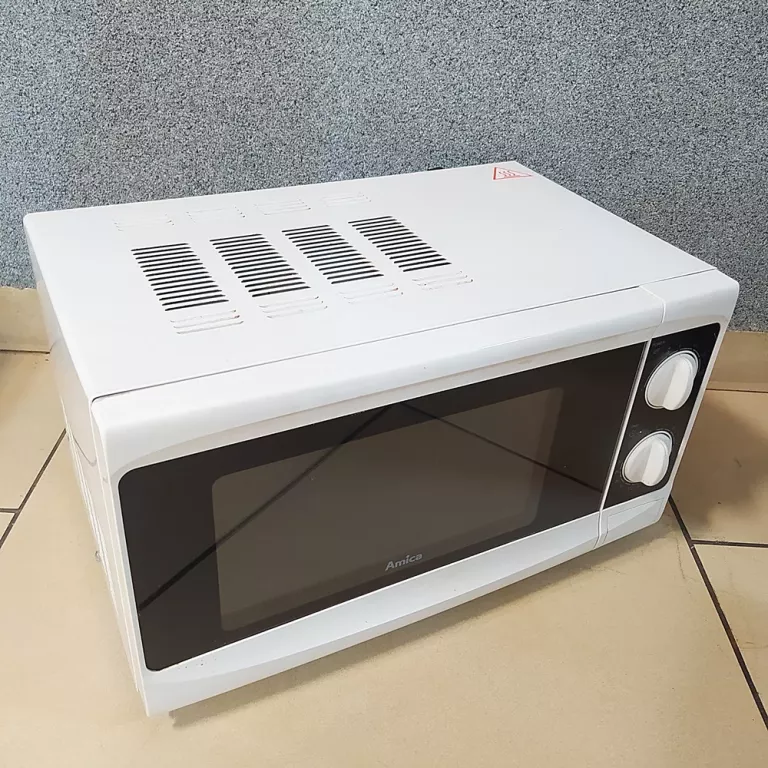 MIKROFALÓWKA AMICA AMG20M70V