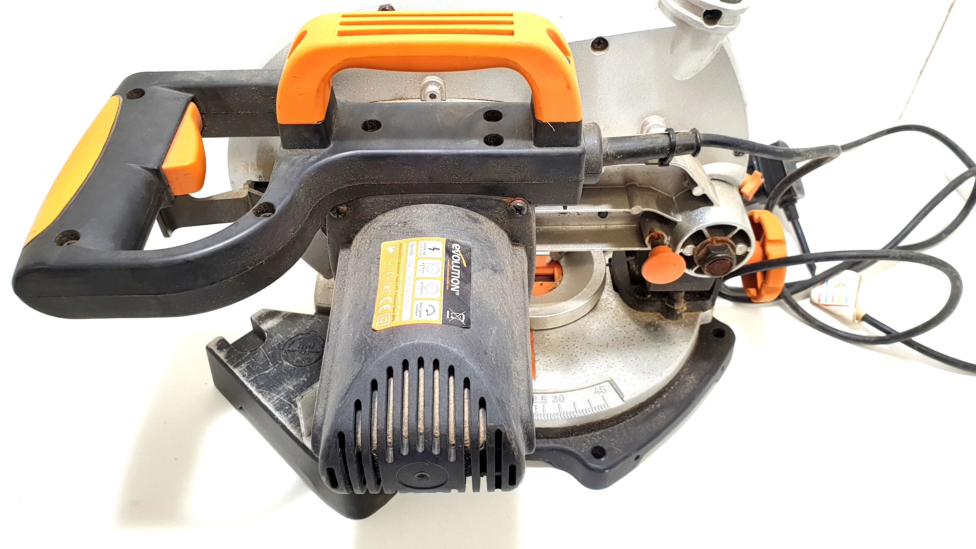 ukosnica-evolution-rage-3-1100w-230v-stan-uzywany