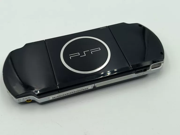 konsola-psp-3004lad2-gry-w-etui-polecamy-wersja-konsoli-slim