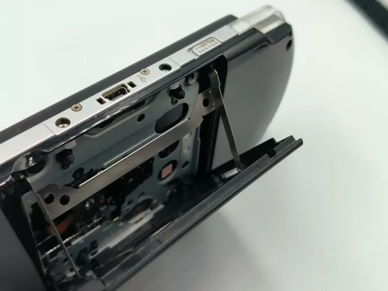 konsola-psp-3004lad2-gry-w-etui-polecamy-stan-uzywany