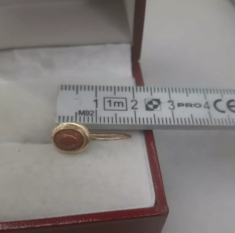 zlote-kolczyki-z-piaskiem-pustyni-585-rodzaj-bigla-zamkniety