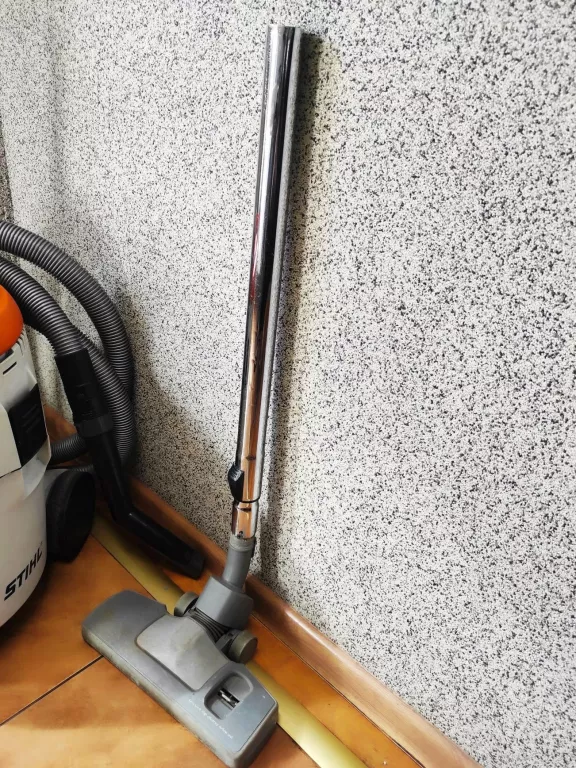 ODKURZACZ PRZEMYSŁOWY STIHL SE 62 1400 W