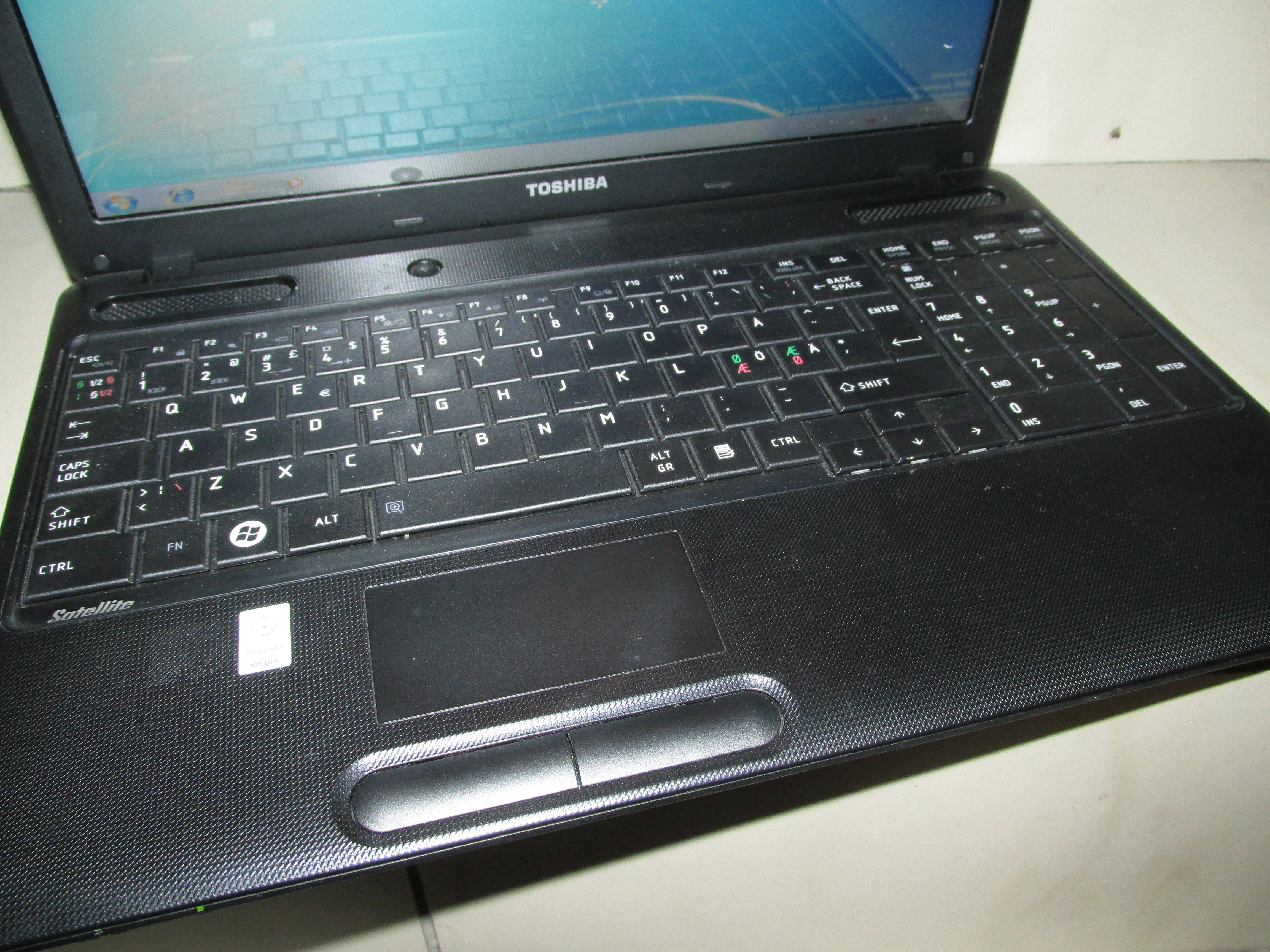 laptop-toshiba-satellite-c660-6gb250gb-rozdzielczosc-px-1366-x-768