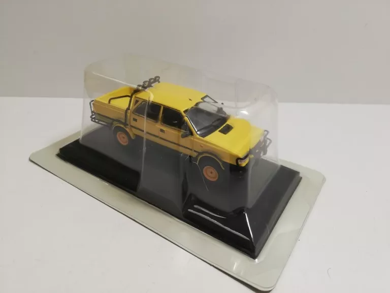 LEGENDY FSO KULTOWE AUTO POLONEZ ANALOG