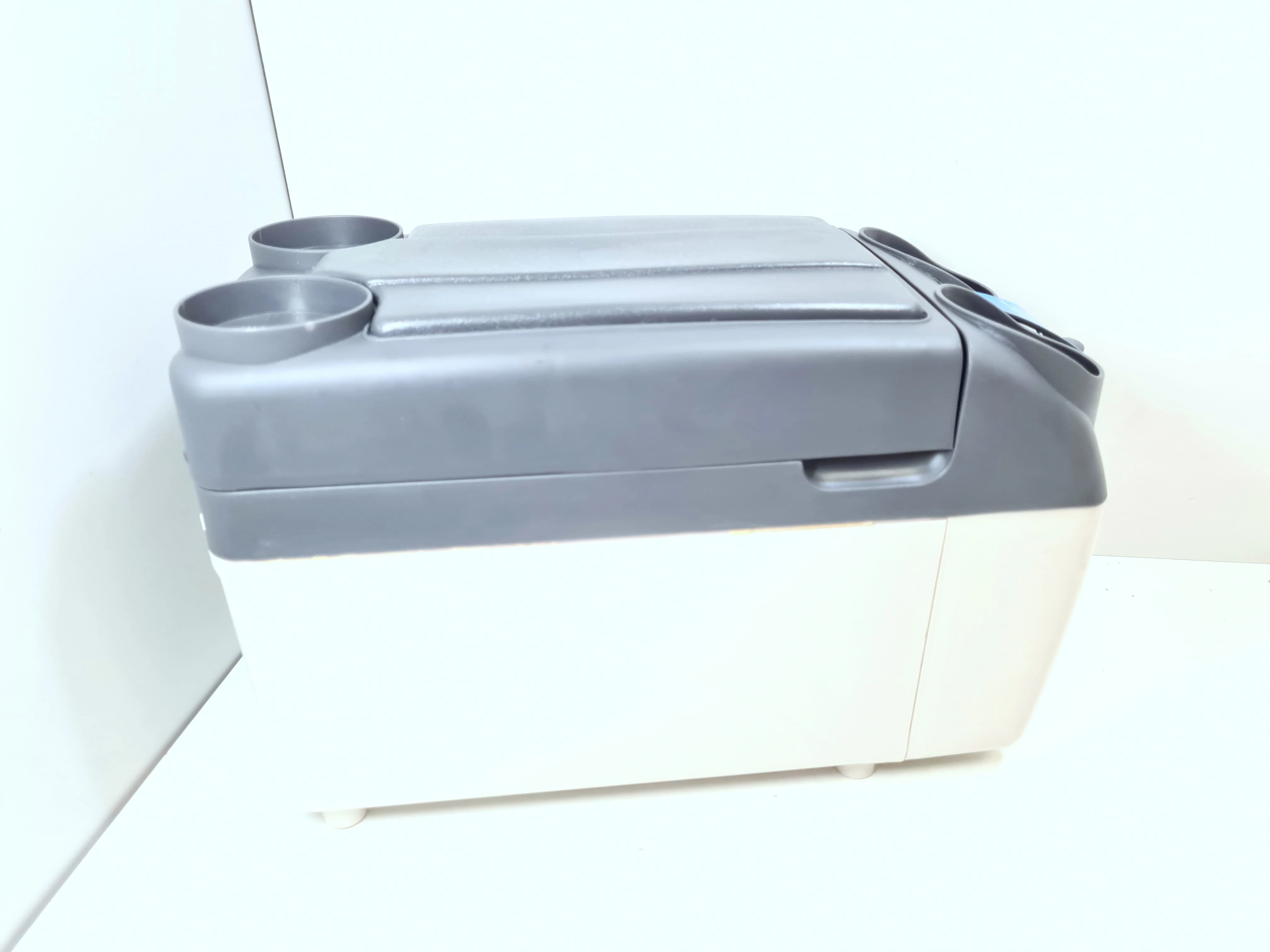 lodowka-samochodowa-vector-podlokietnik-polecam-rodzaj-elektryczne