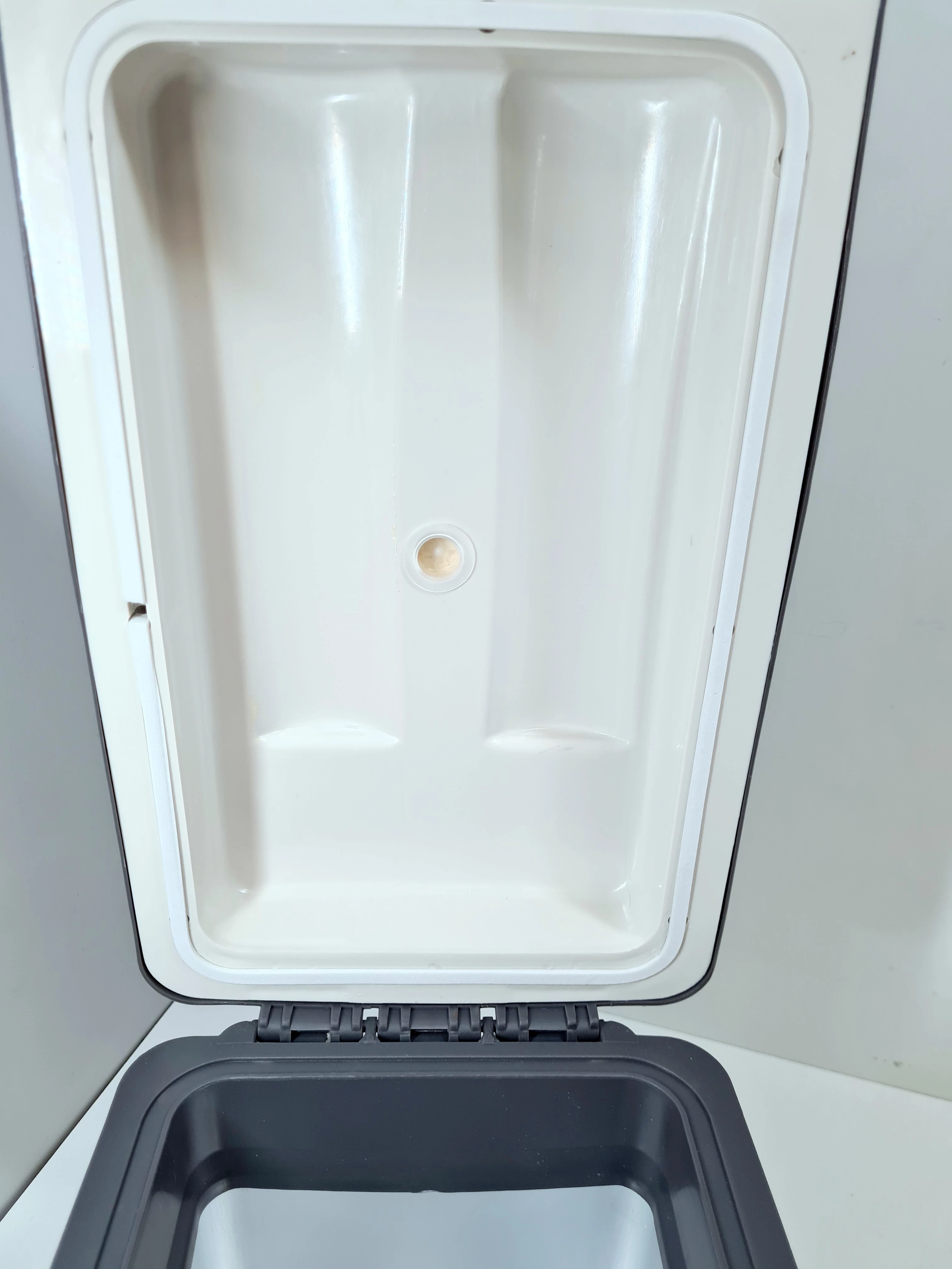 lodowka-samochodowa-vector-podlokietnik-polecam-rodzaj-elektryczne