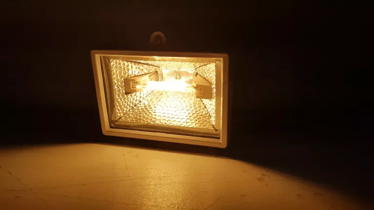 LAMPA HALOGENOWA NASWIETLACZ BRILUX B-5