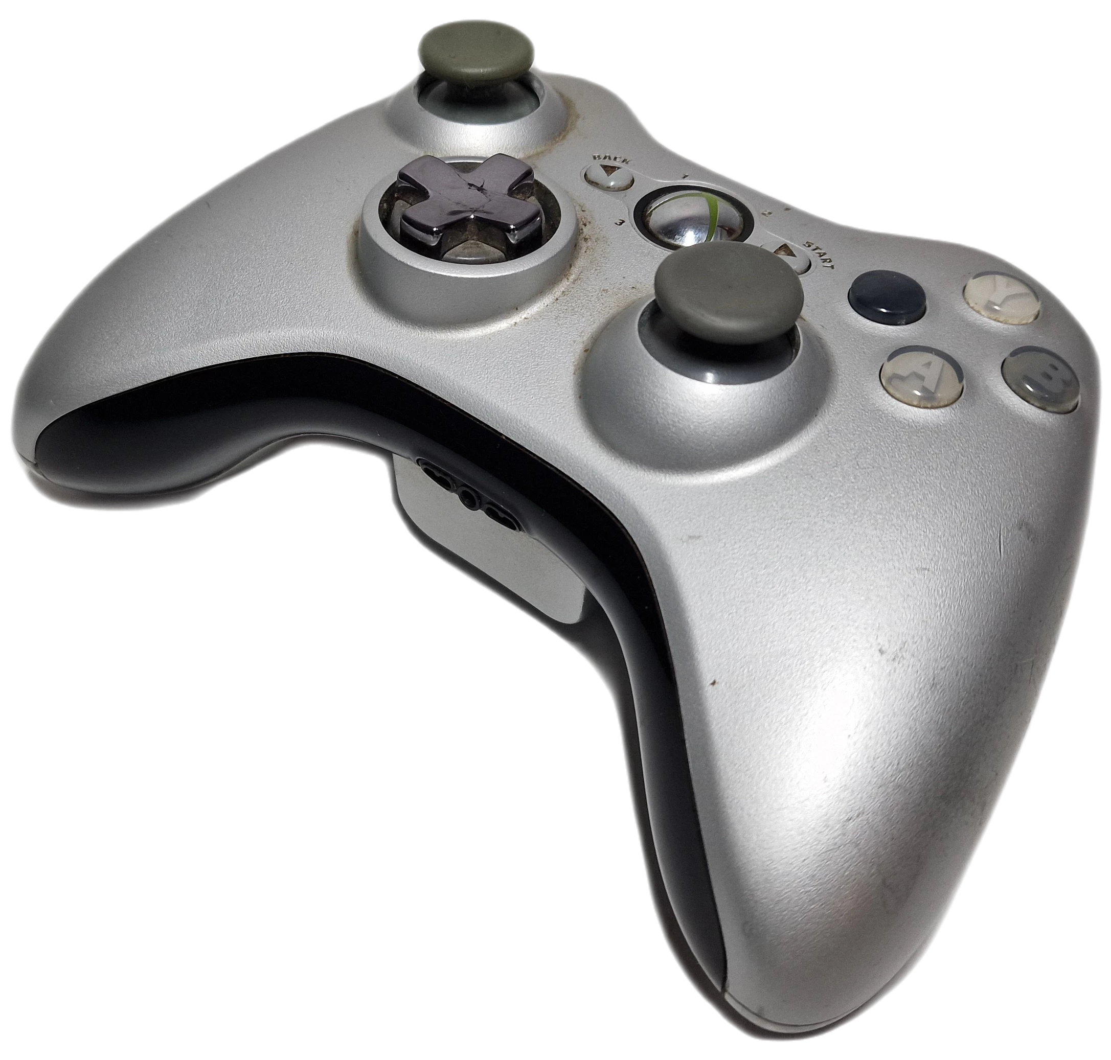 konsola-xbox-360-slim-320gb-liczba-kontrolerow-w-zestawie-1