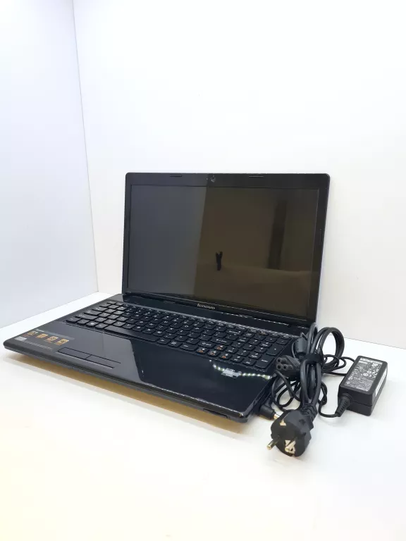 LAPTOP LENOVO G585 4/500 GB/WIN 8/ AMD E1 OPIS