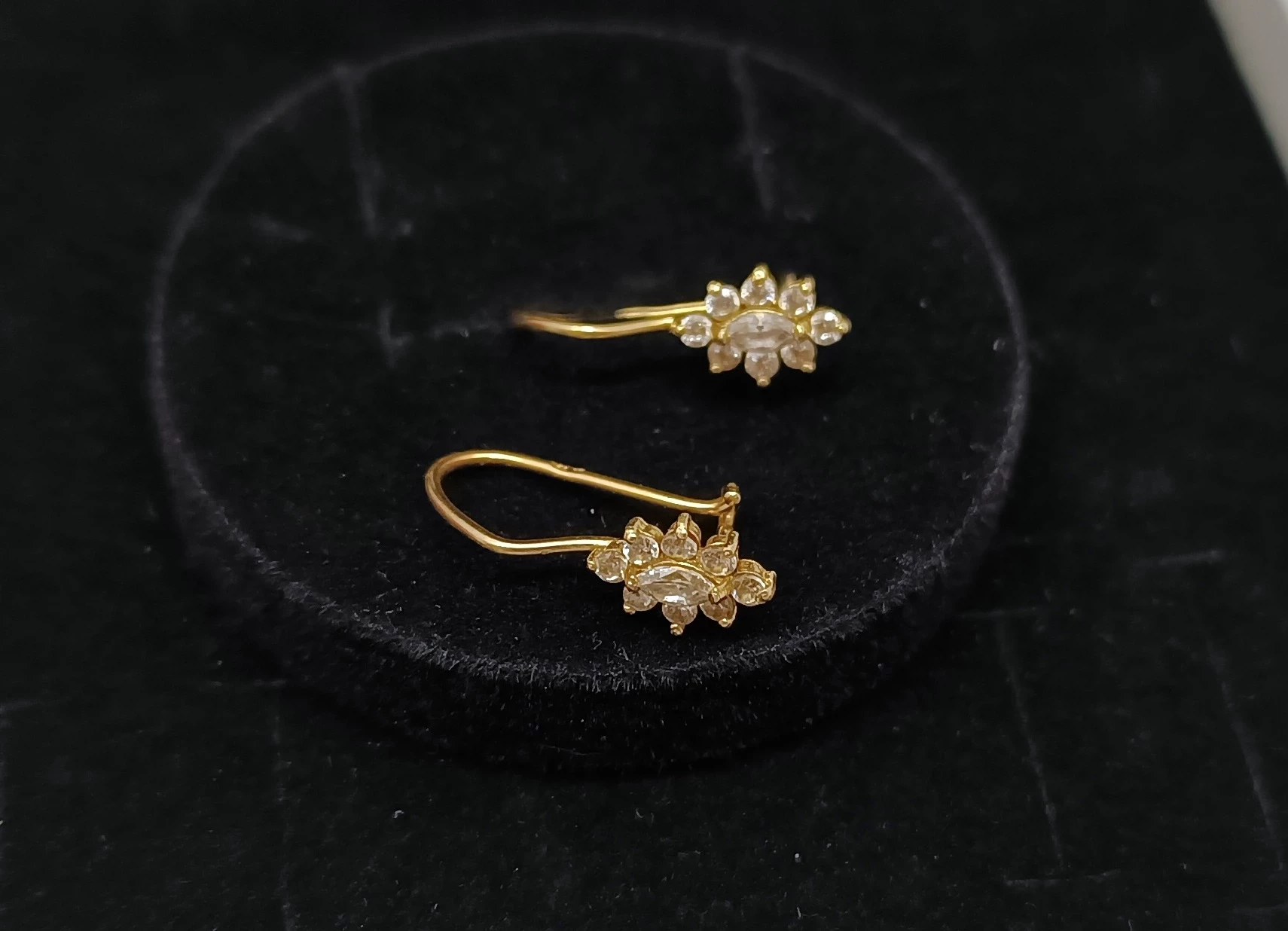 zlote-kolczyki-rodzaj-wyrob-jubilerski