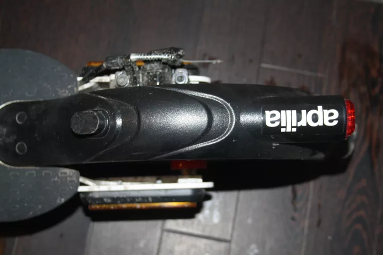 HULAJNOGA ELEKTRYCZNA ESRZ APRILIA