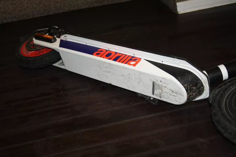 HULAJNOGA ELEKTRYCZNA ESRZ APRILIA