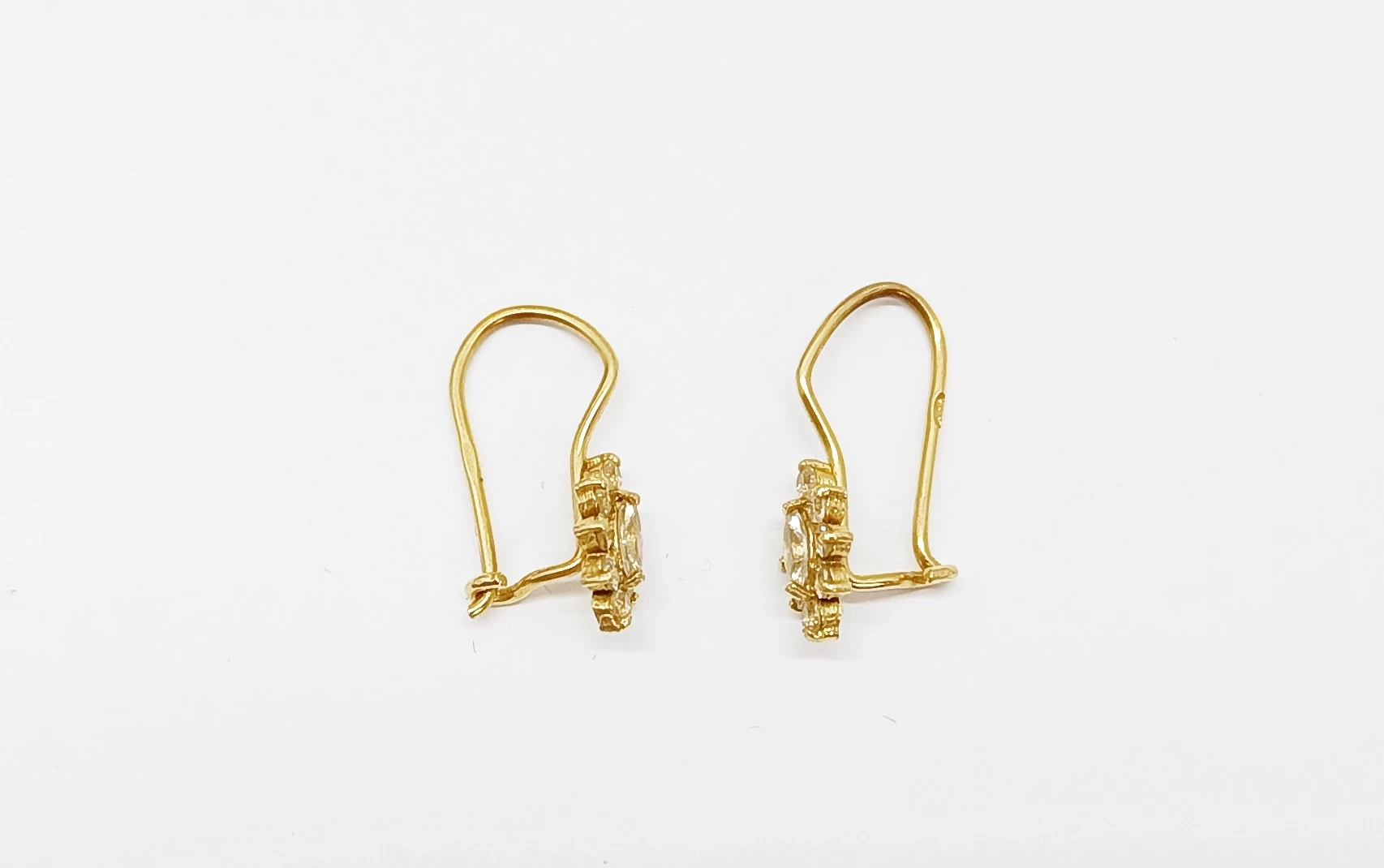 zlote-kolczyki-material-zloto