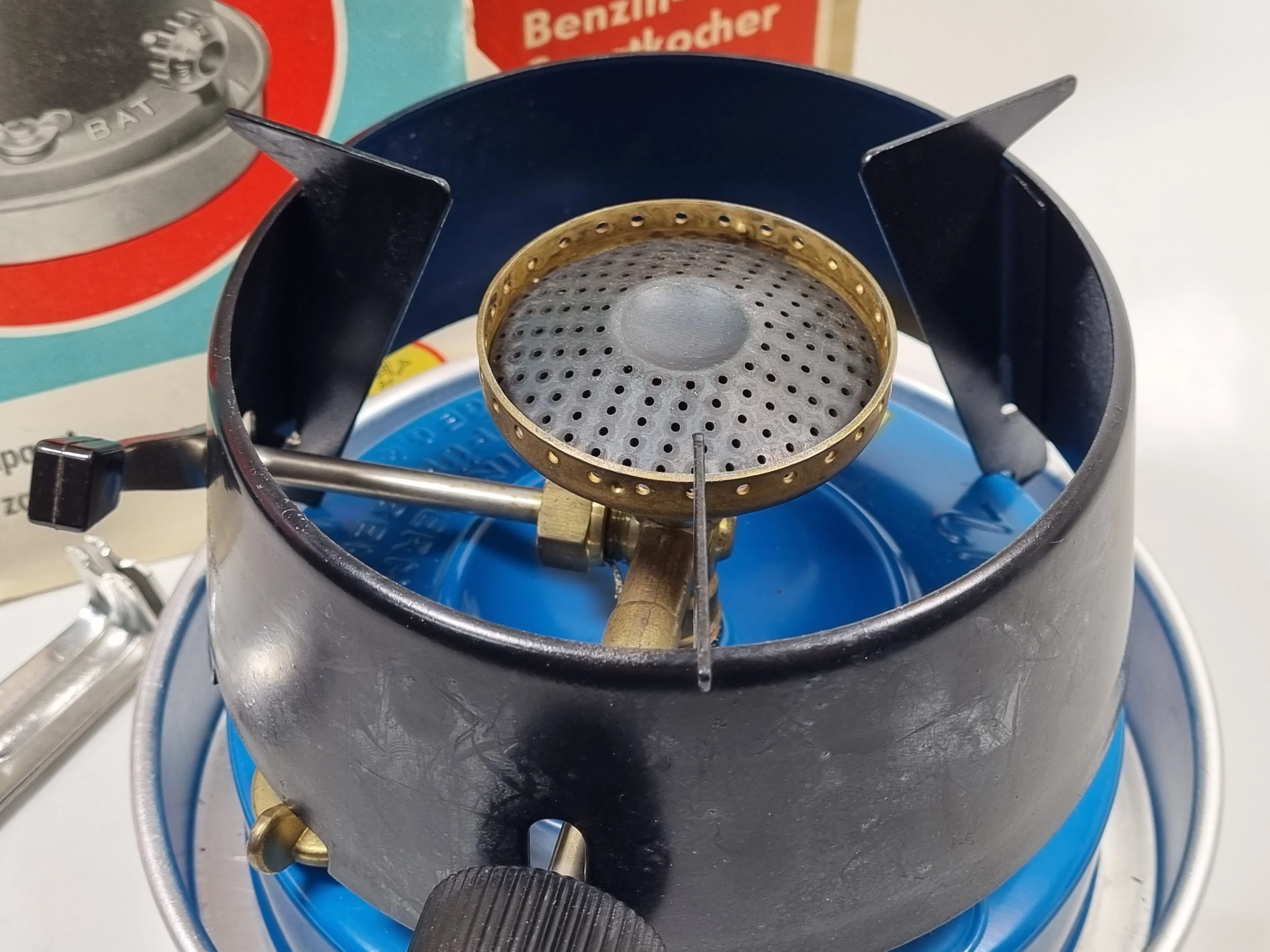 kuchenka-turystyczna-bat-452-na-benzyne-prl-rodzaj-na-paliwa-plynne