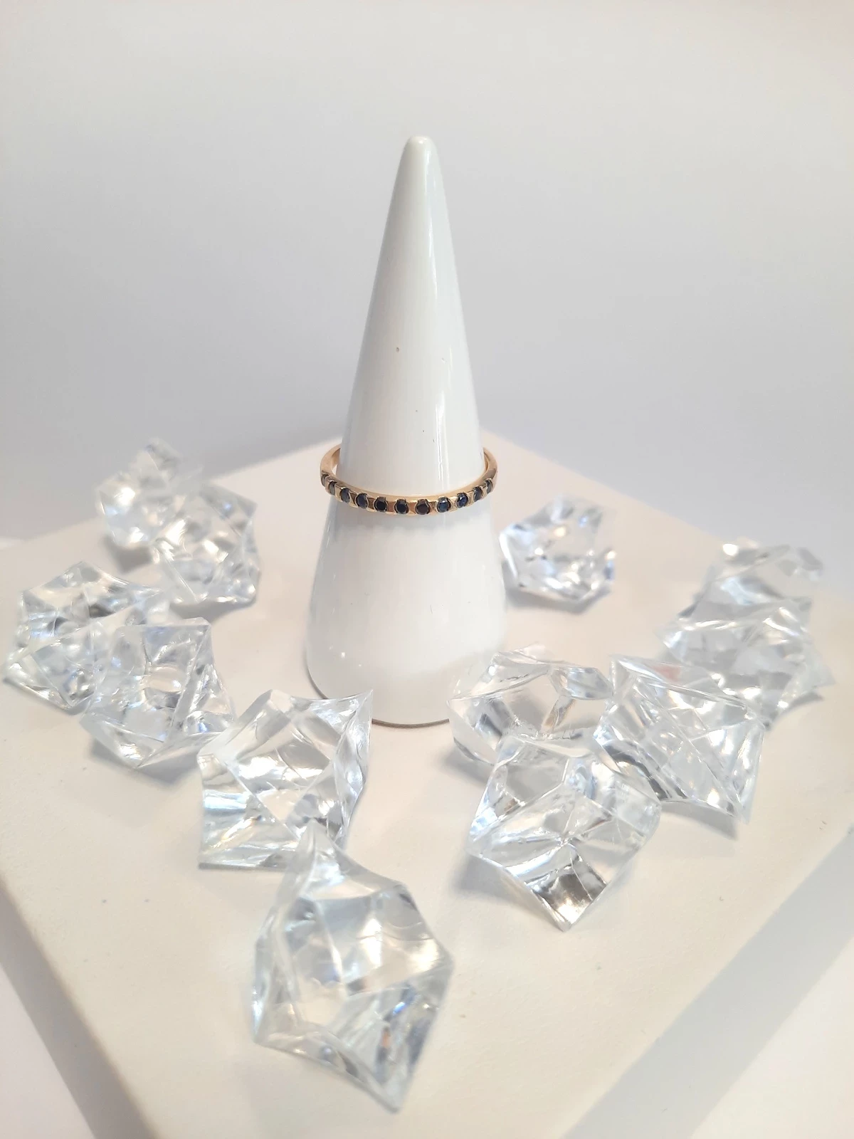 okazja-zloty-pierscionek-czarne-kamyczki-14k-3-maja-22-hajnowka